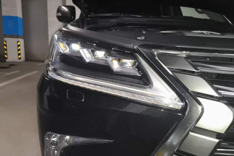 Used Lexus LX 2019 570 Prestige Luxury Edition Right Front Headlight