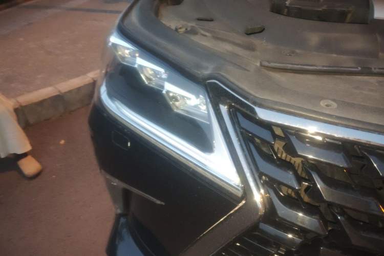 Used Lexus LX 2019 570 Dynamic Luxury Edition Right Front Headlight