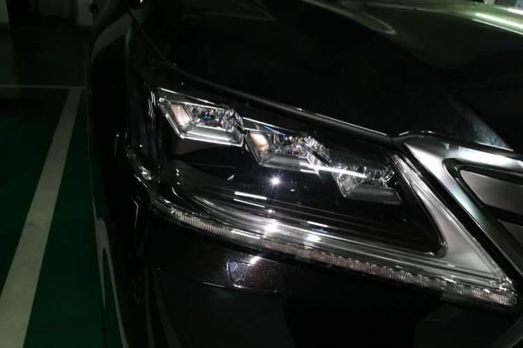 Used Lexus LX 2019 570 Dynamic Luxury Edition Right Front Headlight