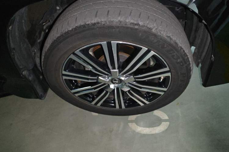 Used Lexus LX 2019 570 Prestige Luxury Edition Right Front Wheel Hub