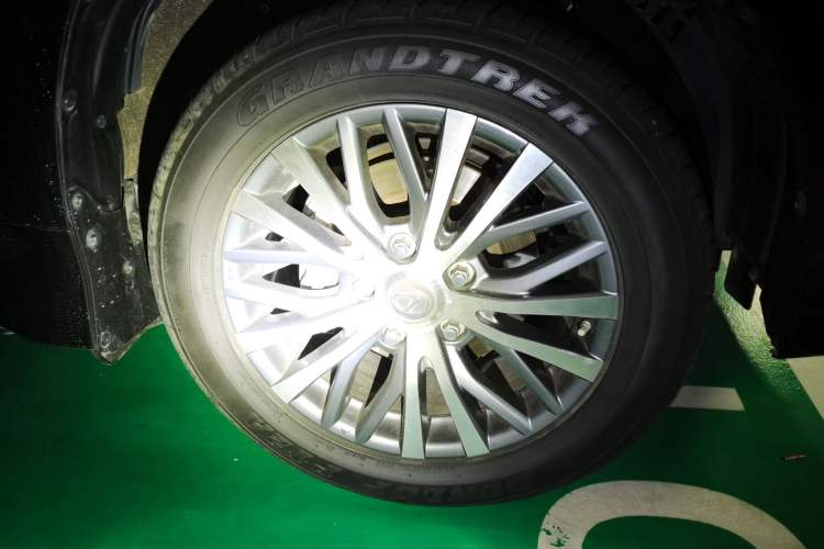 Used Lexus LX 2019 570 Dynamic Luxury Edition Right Front Wheel Hub