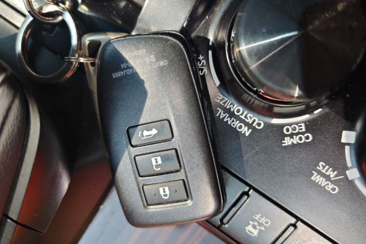 Used Lexus LX 2019 570 Dynamic Luxury Edition Vehicle Key
