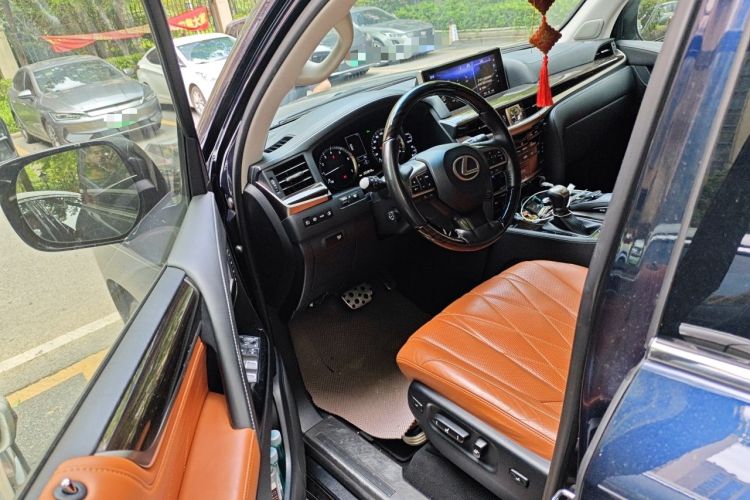 Used Lexus LX 2019 570 Peak Special Edition Driver Seat