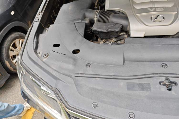 Used Lexus LX 2019 570 Peak Special Edition Engine Bay Right