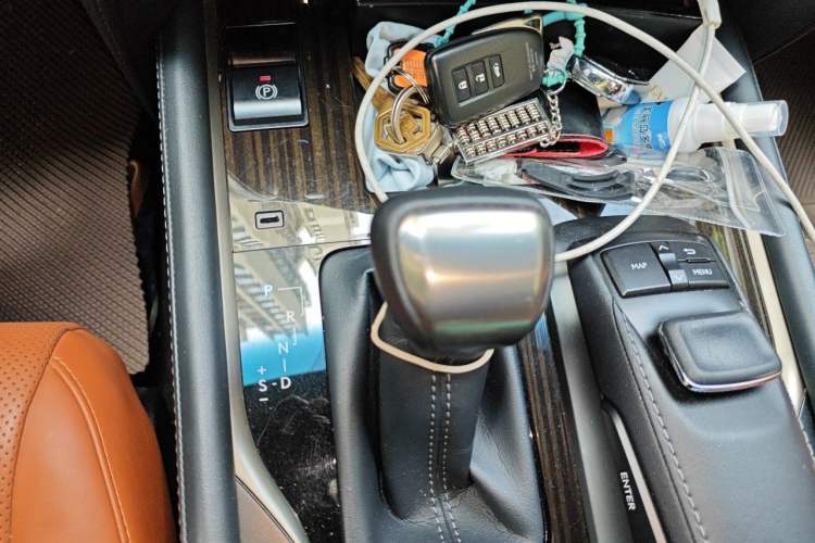 Used Lexus LX 2019 570 Peak Special Edition Gear Lever