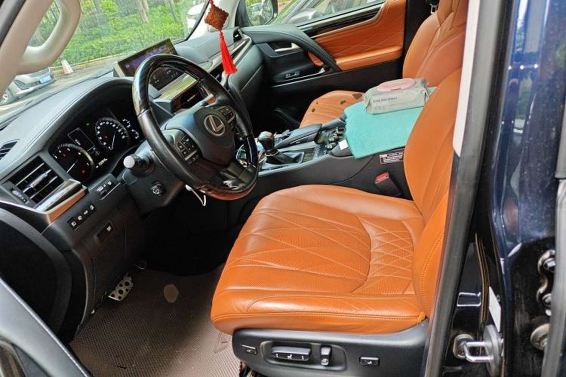 Used Lexus LX 2019 570 Peak Special Edition Left Front Seat