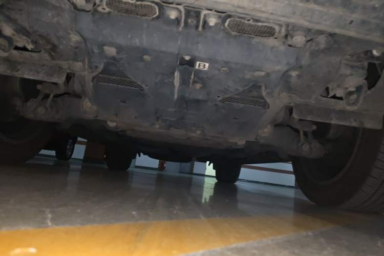 Used Lexus LX 2019 570 Eight-Seater Platinum Edition – Middle East Chassis Front