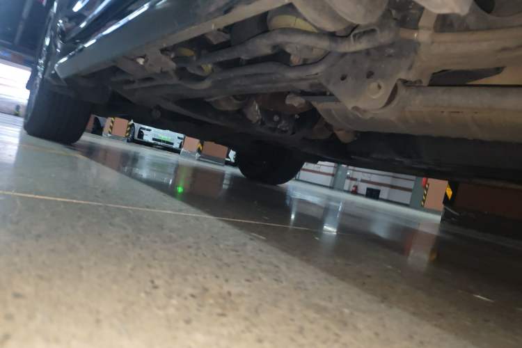 Used Lexus LX 2019 570 Eight-Seater Platinum Edition – Middle East Chassis Rear Left