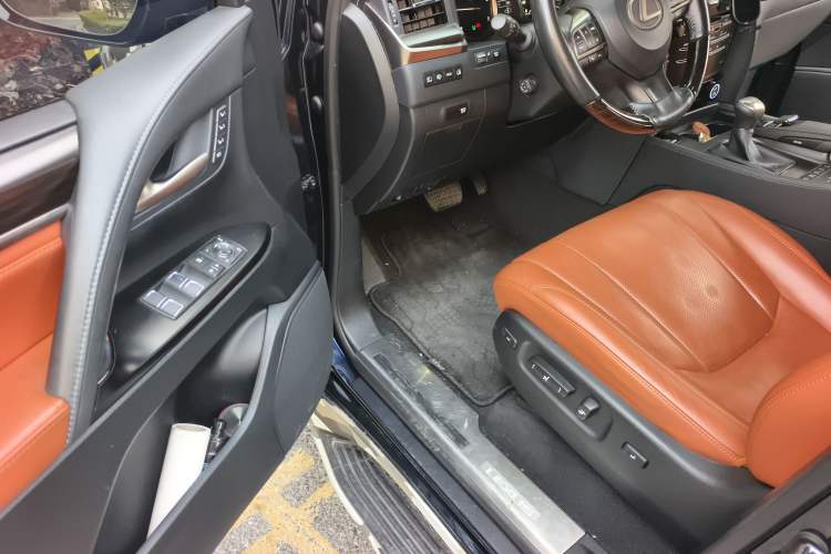 Used Lexus LX 2019 570 Prestige Luxury Edition Driver Seat