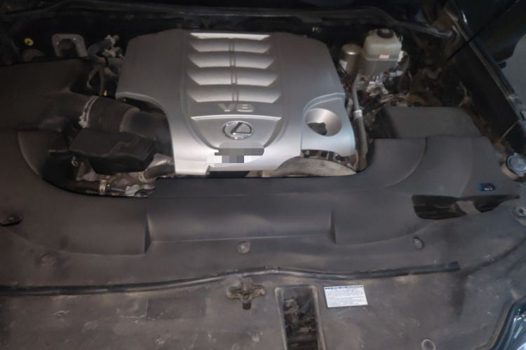 Used Lexus LX 2019 570 Eight-Seater Platinum Edition – Middle East Engine Bay
