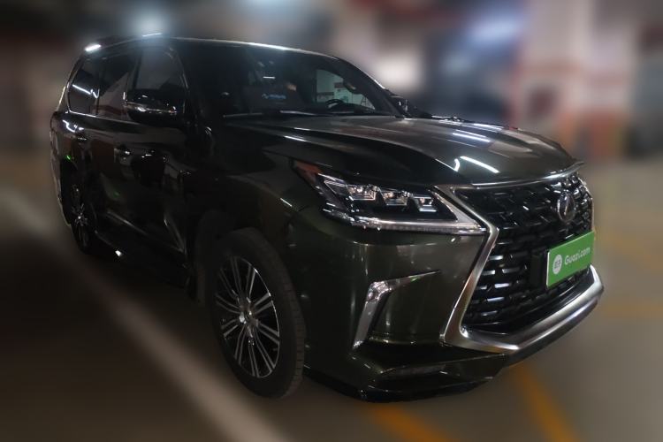 Used Lexus LX 2019 570 Eight-Seater Platinum Edition – Middle East Front Right 45 Deg