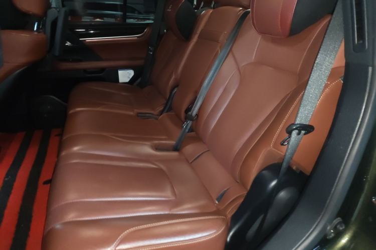 Used Lexus LX 2019 570 Eight-Seater Platinum Edition – Middle East Left Rear Seat