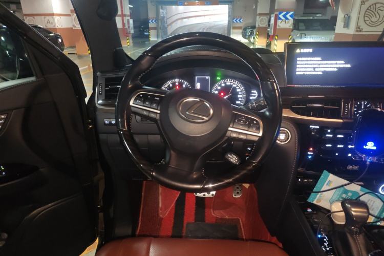 Used Lexus LX 2019 570 Eight-Seater Platinum Edition – Middle East Steering Wheel