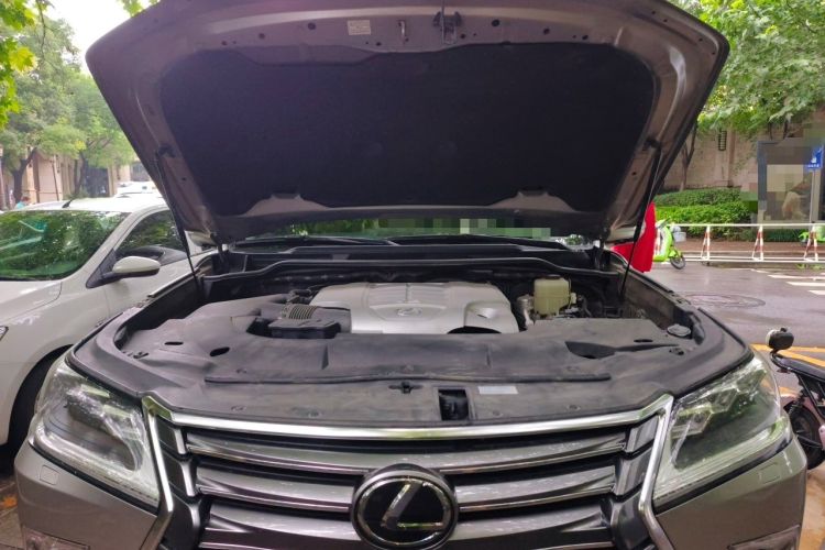 Used Lexus LX 2019 570 Prestige Luxury Edition Engine Bay