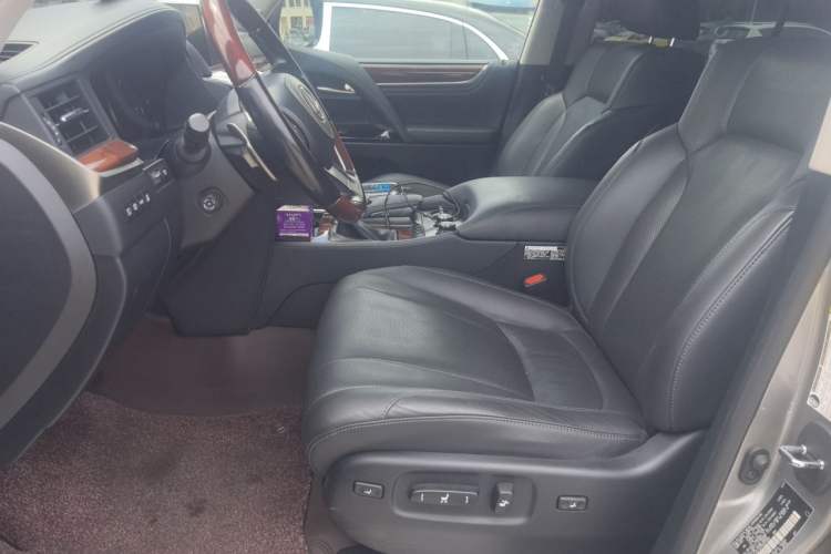Used Lexus LX  Left Front Seat