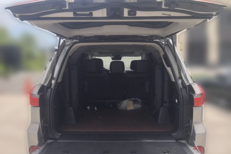 Used Lexus LX  Trunk