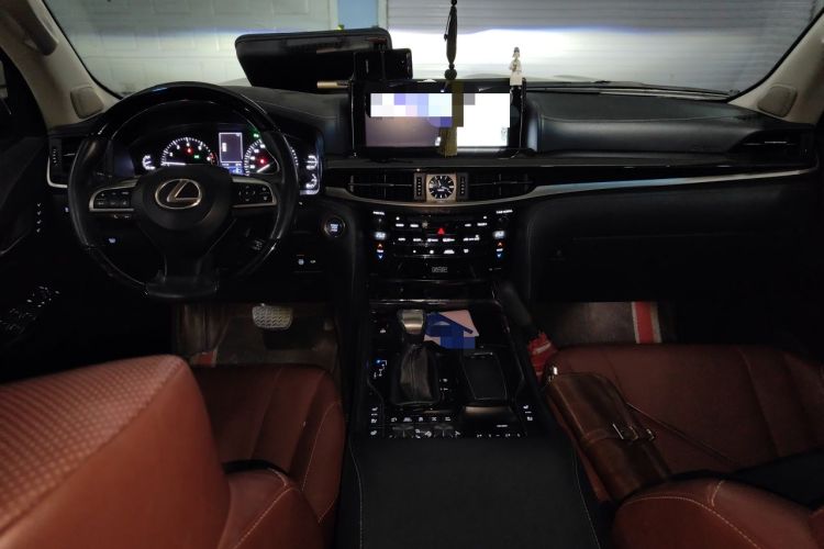 Used Lexus LX 2019 570 Dynamic Luxury Edition Center Console