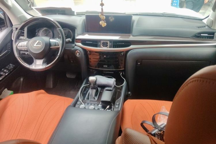 Used Lexus LX 2019 570 Dynamic Luxury Edition Center Console