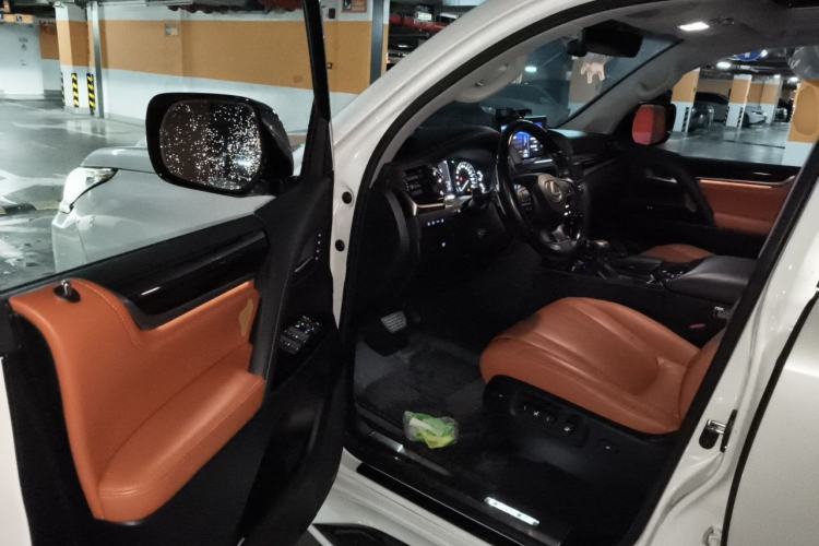 Used Lexus LX 2019 570 Dynamic Luxury Edition Driver Seat