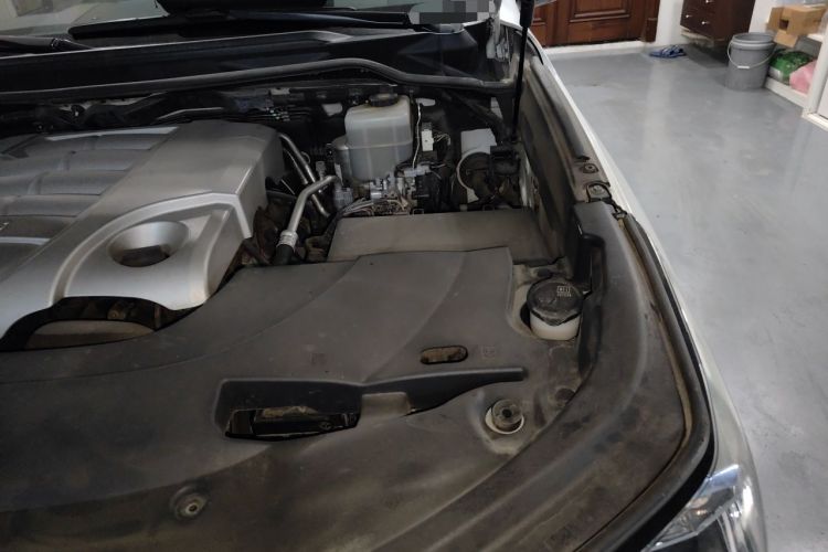 Used Lexus LX 2019 570 Dynamic Luxury Edition Engine Bay Left
