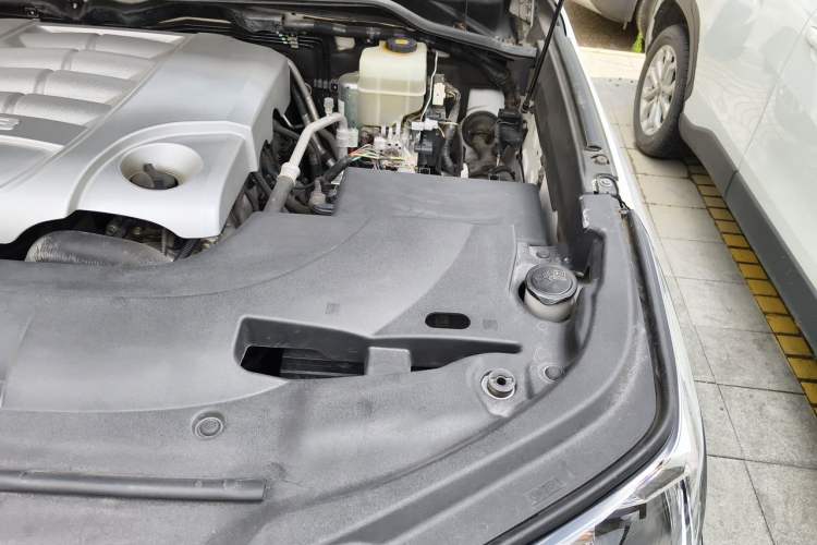 Used Lexus LX  Engine Bay Left