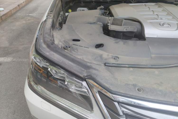 Used Lexus LX 2019 570 Dynamic Luxury Edition Engine Bay Right