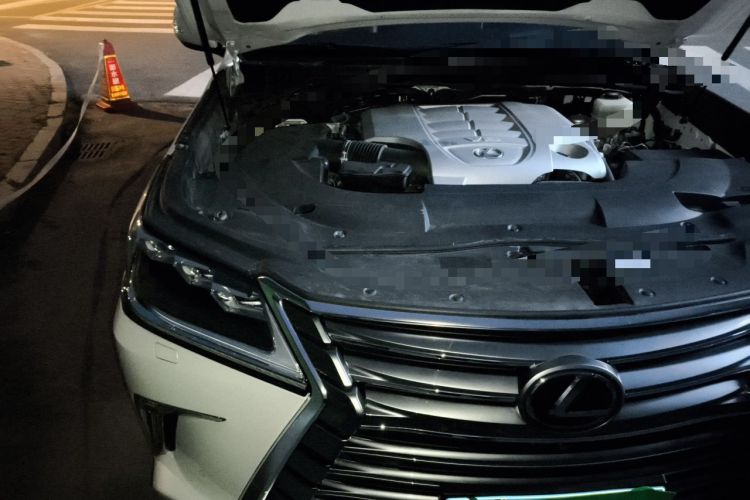 Used Lexus LX 2019 570 Prestige Luxury Edition Engine Bay Right