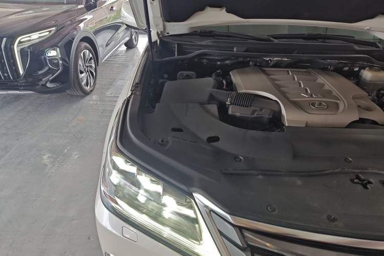 Used Lexus LX 2019 570 Prestige Luxury Edition Engine Bay Right