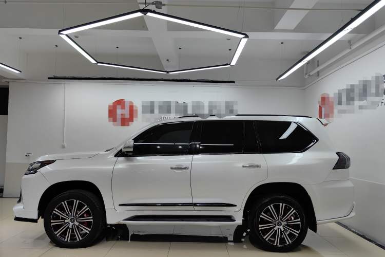Used Lexus LX 2019 570 Dynamic Luxury Edition Exterior 5