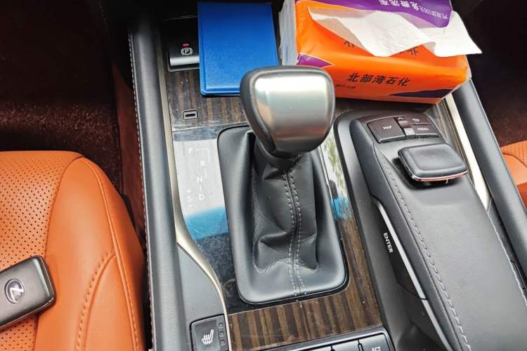 Used Lexus LX 2019 570 Peak Special Edition Gear Lever