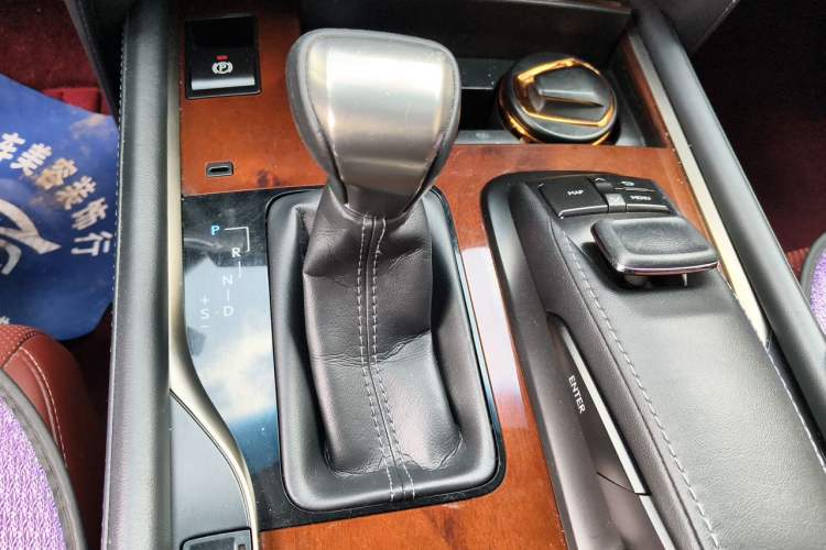 Used Lexus LX  Gear Lever