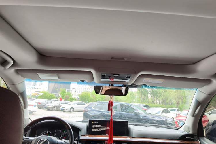 Used Lexus LX  Headliner