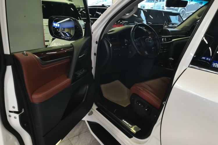 Used Lexus LX 2019 570 Dynamic Luxury Edition Interior 3