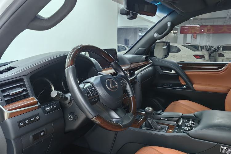 Used Lexus LX 2019 570 Dynamic Luxury Edition Interior 5