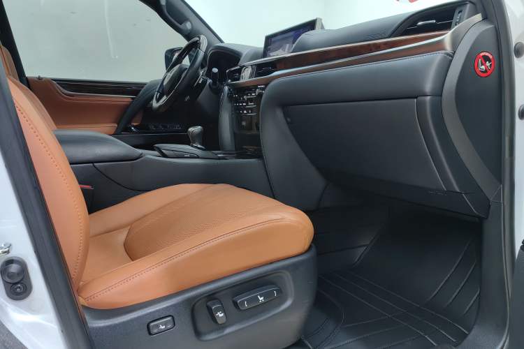 Used Lexus LX 2019 570 Dynamic Luxury Edition Interior 8