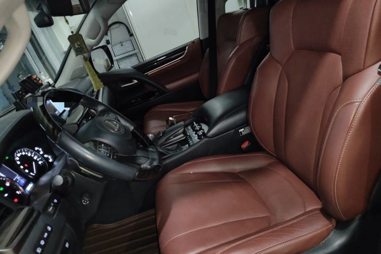 Used Lexus LX 2019 570 Dynamic Luxury Edition Left Front Seat