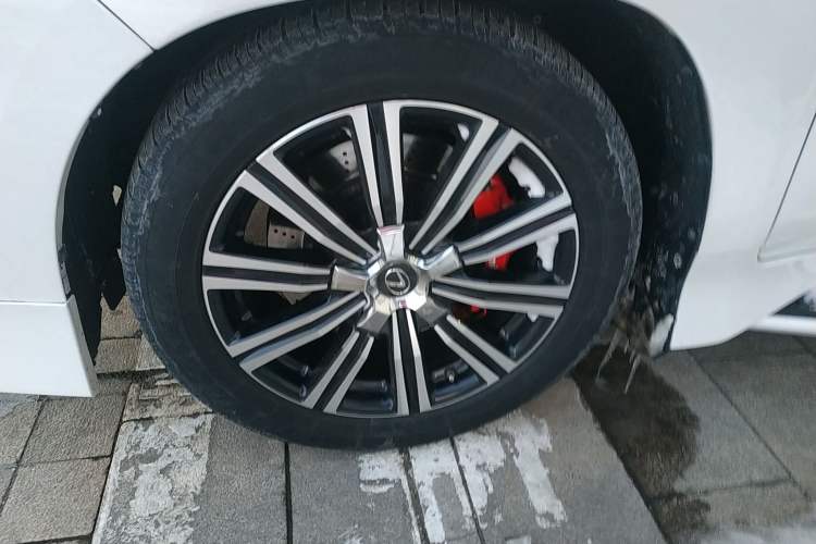 Used Lexus LX 2019 570 Prestige Luxury Edition Left Front Wheel Hub