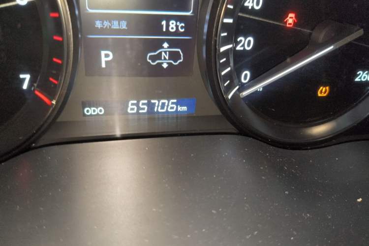 Used Lexus LX 2019 570 Dynamic Luxury Edition Odometer Close Up