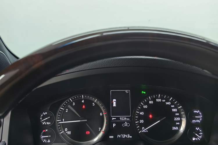 Used Lexus LX 2019 570 Dynamic Luxury Edition Odometer Close Up