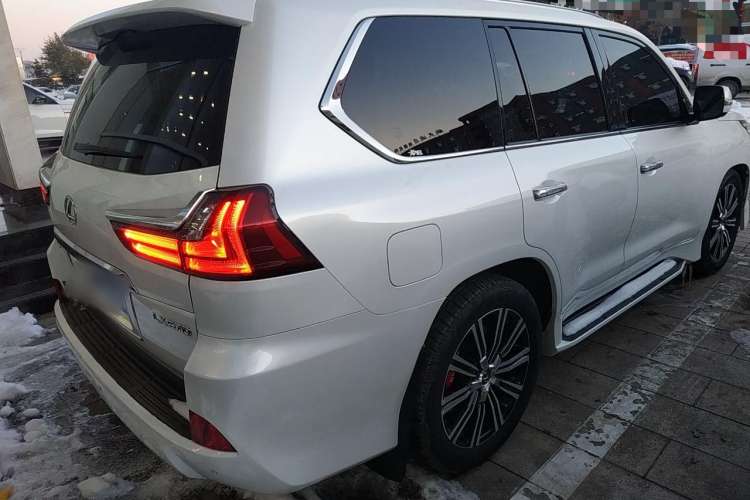 Used Lexus LX 2019 570 Prestige Luxury Edition Rear Right 45 Deg