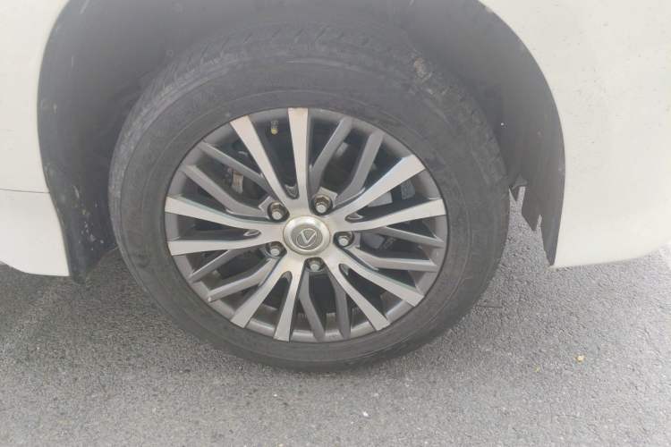 Used Lexus LX 2019 570 Dynamic Luxury Edition Right Front Wheel Hub