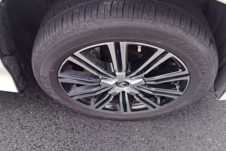 Used Lexus LX 2019 570 Prestige Luxury Edition Right Front Wheel Hub