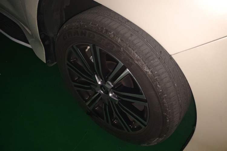 Used Lexus LX 2019 570 Prestige Luxury Edition Right Front Wheel Hub