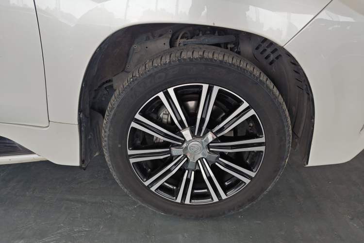 Used Lexus LX 2019 570 Prestige Luxury Edition Right Front Wheel Hub