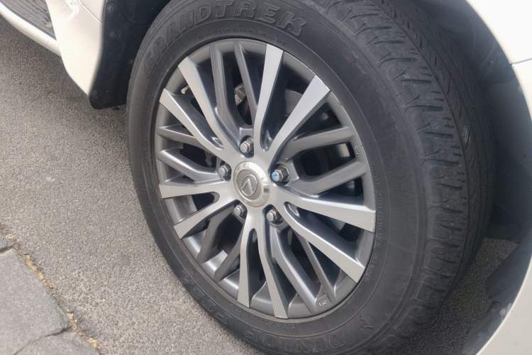 Used Lexus LX 2019 570 Dynamic Luxury Edition Right Front Wheel Hub