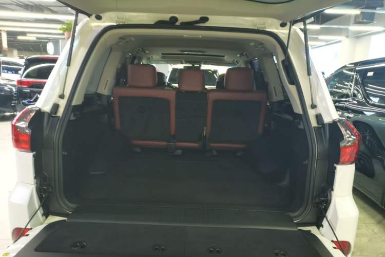 Used Lexus LX 2019 570 Dynamic Luxury Edition Trunk