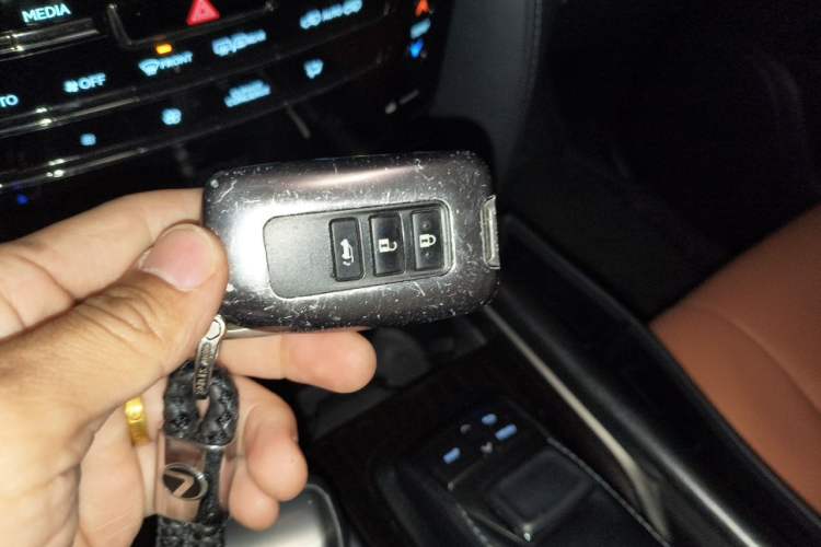 Used Lexus LX 2019 570 Dynamic Luxury Edition Vehicle Key
