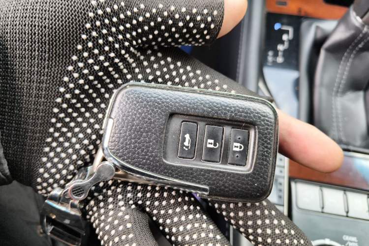 Used Lexus LX  Vehicle Key