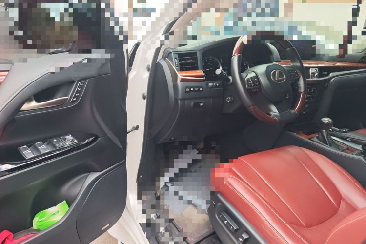 Used Lexus LX  Driver Seat