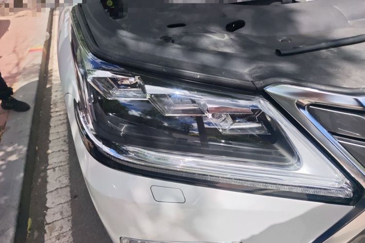 Used Lexus LX  Right Front Headlight